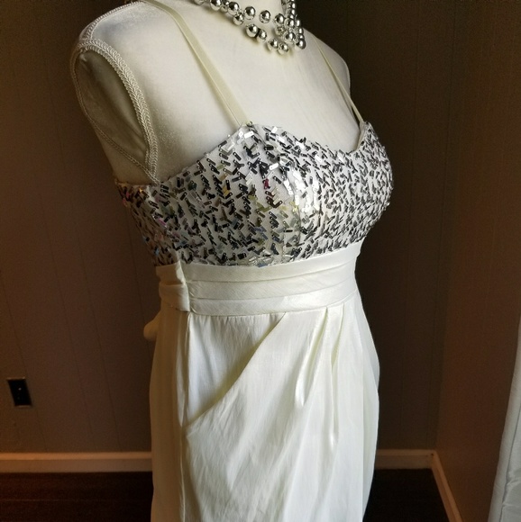 Sleeveless v neck sequined dress with pockets - Picture 7 of 8